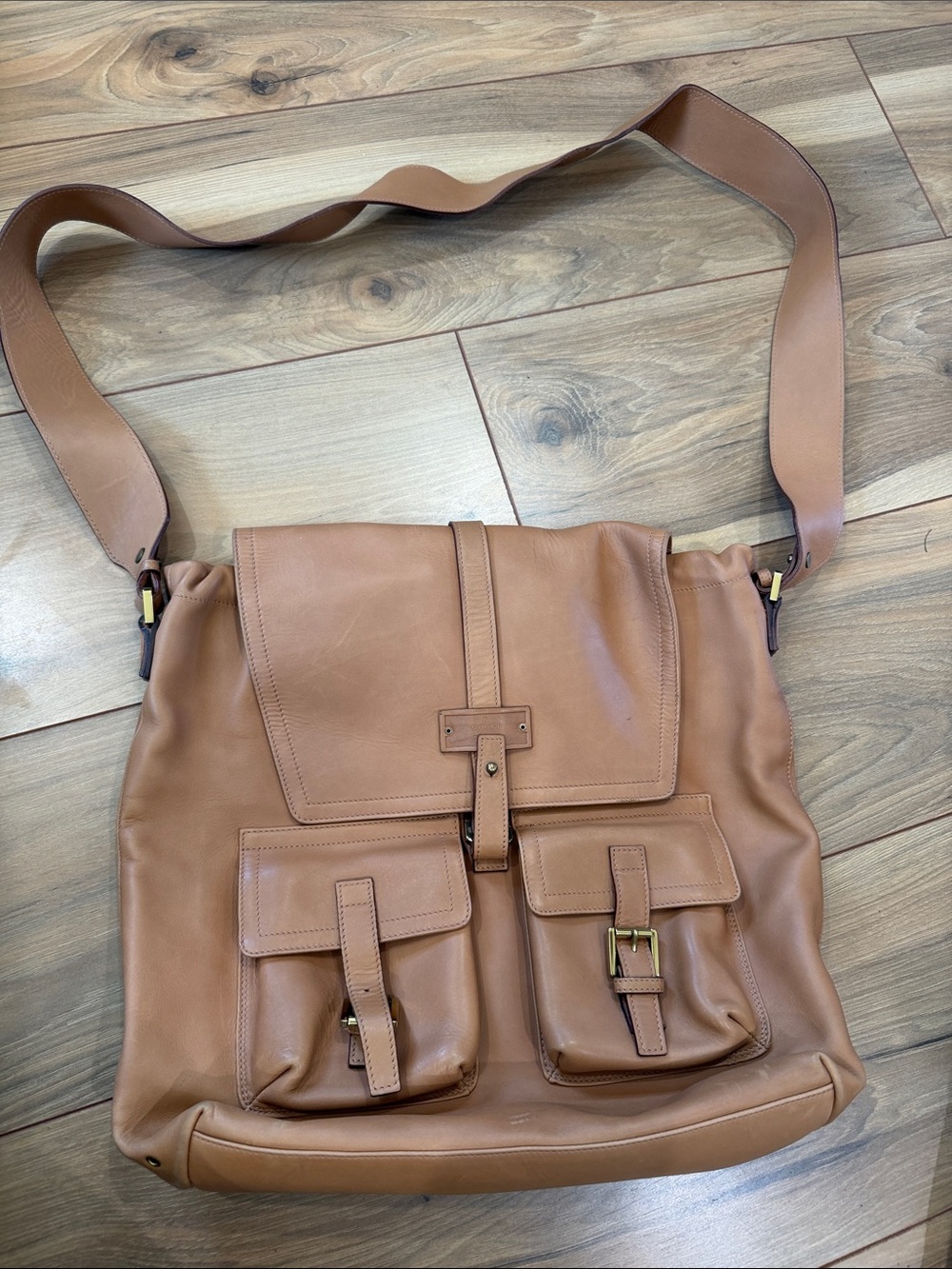 Gucci Tan Leather Crossbody Messenger Bag
